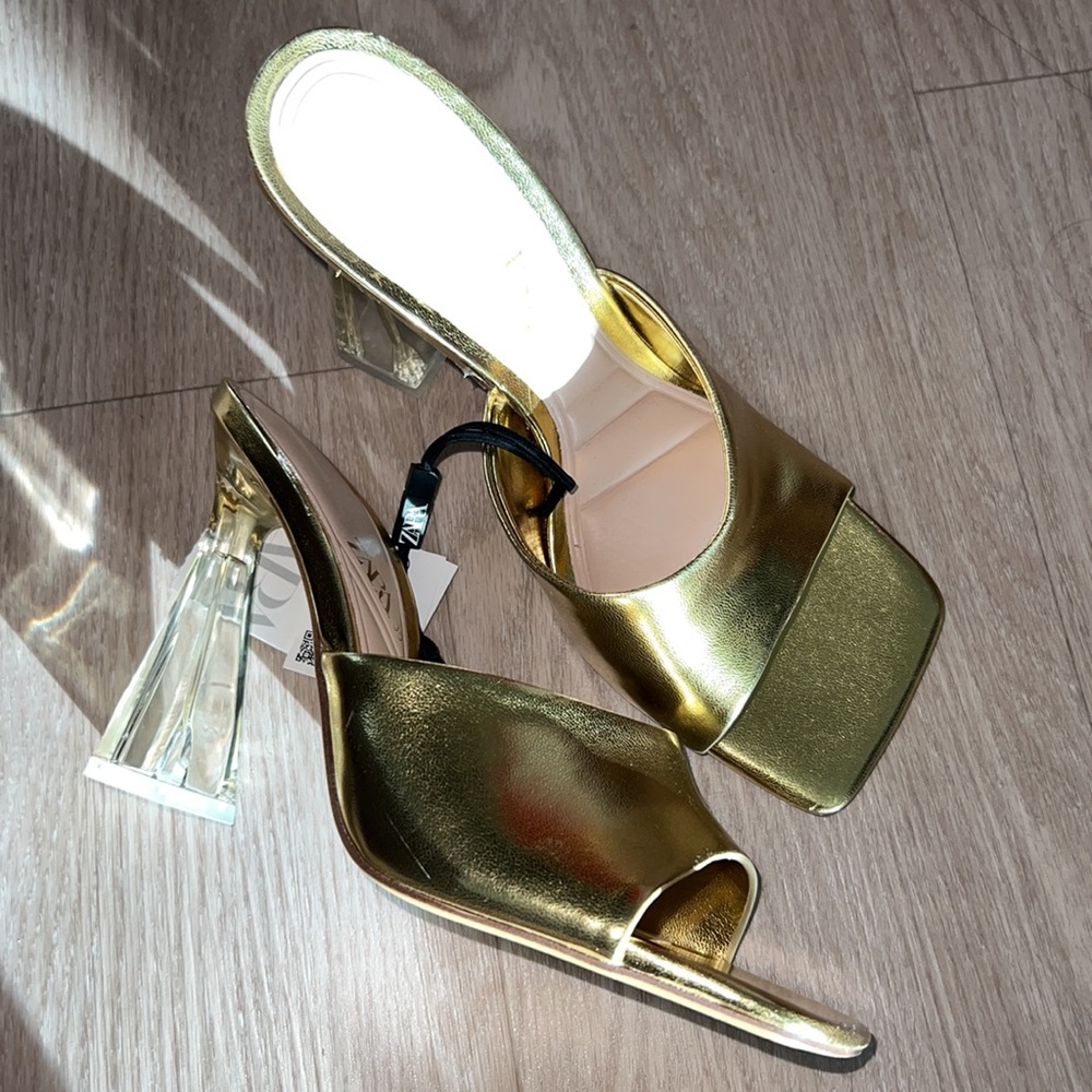 Gold heels with clear heels Zara Host Pick 🤗🥳💖
